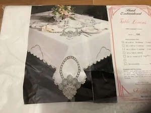 "Tela de mesa elegante de trabajo manual 100 % algodón Tessile Inc. NY 65"" x 84" - Imagen 1 de 5