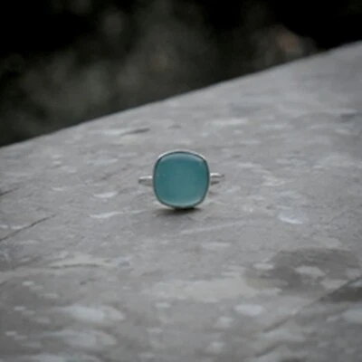 Incantevole Blu Calcedonio Gemma 925 Argento Sterling Mano Anello Tutti Misura - Immagine 1 di 3
