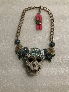 Betsey Johnson Huge Skull Rhinestone Necklace Nwt Rare - Picture 1 of 8