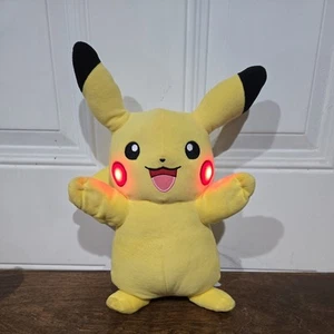 Pokémon - Pikachu Light up Talking Plush - Picture 1 of 11