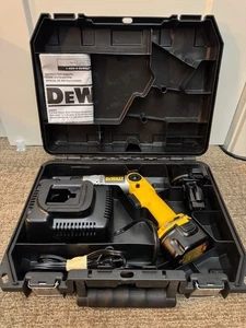 Juego de caja de destornilladores inalámbricos de alta resistencia NOS DeWalt DW920 7,2 V - Imagen 1 de 9