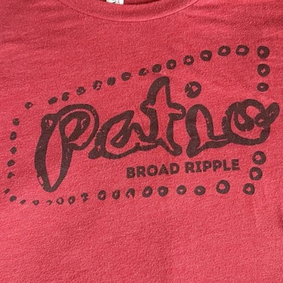 Camiseta THE PATIO Broad Ripple Indianápolis Music Venue Logo. NV usado MEDIANO Foto 1 de 4