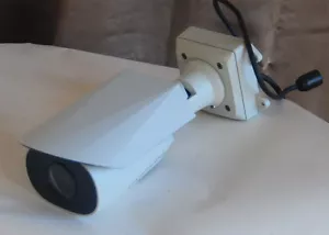 Cámara zoom de video bala Avigilon 3 megapíxeles) 3.0C-H4A-BO2-IR - red - Imagen 1 de 1