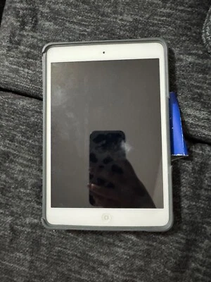 我有 2 个 Apple iPad mini 第 1 代,状况良好。 — 第 1/4 张图片