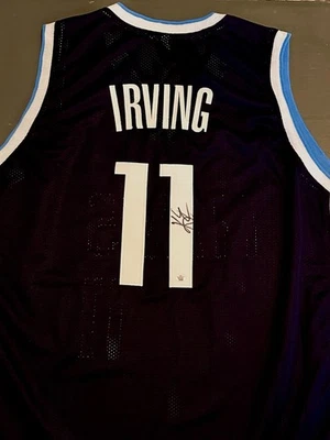 Camiseta deportiva de baloncesto personalizada autografiada por Kyrie Irving de los Dallas Mavericks certificado de autenticidad Foto 1 de 4