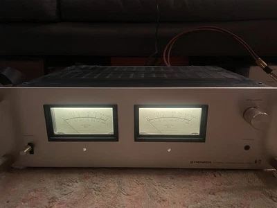 Amplificador de potencia estéreo de audio Pioneer M-73 AC100V enciende. Sin sonido con iPhone Foto 1 de 4