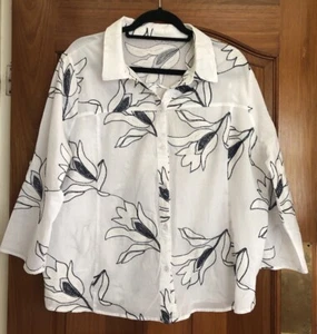 Klass White/Navy Embroidered Cotton Blouse - Size 22 - Picture 1 of 7