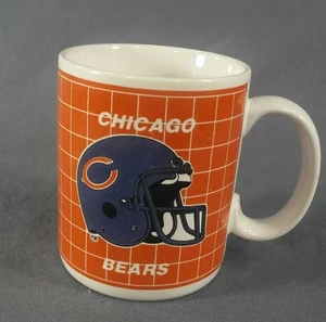 Chicago Bears Vintage NFL Ceramic Mug Football Helmet Grid Coffee Cup Papel - Picture 1 of 3
