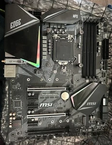 MSI MPG Z390 GAMING EDGE AC LGA 1151 Intel Motherboard - Bild 1 von 2