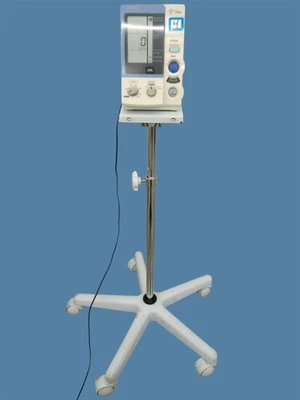 Monitor de presión arterial digital Omron IntelliSense HEM-907XL con soporte rodante Foto 1 de 4