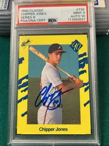 PSA 9 Chipper Jones 1990 Classic Series III Firmado RC #T92 10 Auto Braves - Imagen 1 de 2
