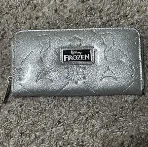 Loungefly - Disney’s Froze - Silver Glitter Embossed Wallet - Picture 1 of 7