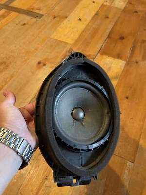 🏁CHEVROLET BLAZER FRONT LEFT DRIVER SIDE DOOR PANEL AUDIO SPEAKER OEM 19-23 - Image 1 of 4