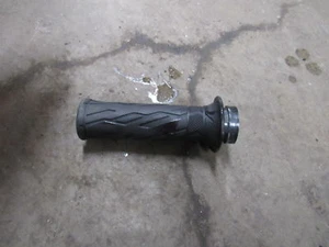12-16 SUZUKI GSXR750 RIGHT THROTTLE GRIP JS - Picture 1 of 5