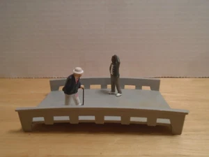 O SCALE FOOT BRIDGE OR SINGLE LANE AUTO BRIDGE FIGURES NOT INCLUDED 5" LONG 3" W - Picture 1 of 5