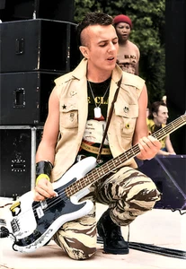 JOE STRUMMER - THE CLASH - PHOTO REFRIGERATOR MAGNET - Picture 1 of 1