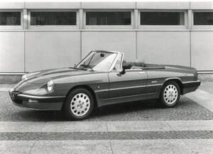 Alfa Romeo Spider S3 Pininfarina 1986 original official press photo - Picture 1 of 1