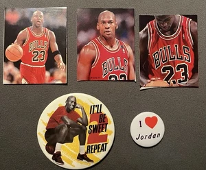 Vintage Michael Jordan Pins & (3) Decals von Jump Inc. Chicago Bulls Dynasty RAR - Bild 1 von 1