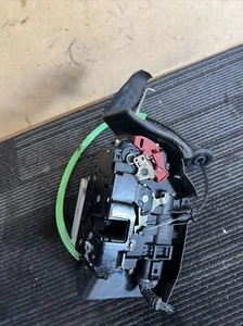 2004 AUDI A4 CONVERTIBLE FRONT LEFT PASSENGER SIDE DOOR LOCK MECH 8H0837349 - Picture 1 of 4