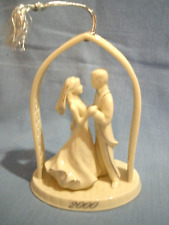 Lenox Commemorate 2000 Bride & Groom Ivory Christmas Ornament Cake Topper