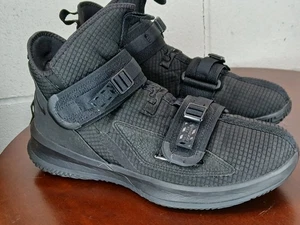 Nike Lebron Soldier 13 XIII SFG Herren Größe 10 Dreifach Schwarz James Schuhe Turnschuhe - Bild 1 von 7