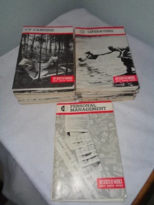 36 Vintage BOY SCOUT Merit Badge Series Handbook Lot 1980's - Foto 1 di 3
