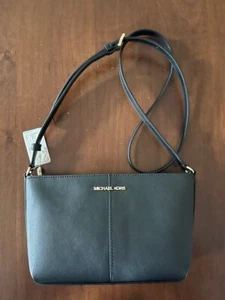 MICHAEL KORS Jet Set Travel Small Top Zip Crossbody Black Gold Leather Bag Purse - Picture 1 of 2