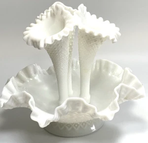 Volantes de vidrio de leche estilo Hobnail blanco vintage Epergne - por favor leer - Imagen 1 de 23