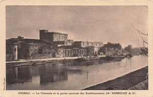 16 COGNAC LA CHARENTE ET LA PARTIE CENTRALE DES ETABLISSEMEN - Picture 1 of 2
