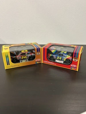 Lote de 2 autos NASCAR diecast Revell 1:64 1998 Jeff Gordon #24 DU PONT - NUEVO Foto 1 de 4