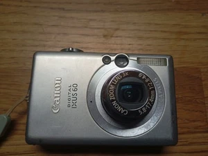 Canon IXUS 60 Digitalkamera, 6.0 MP, Silber - Bild 1 von 12