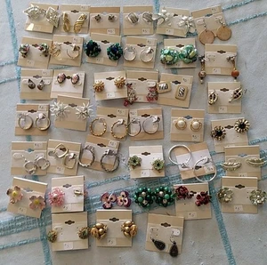 LOTE de 39 pares de pendientes vintage para damas con cajón de chatarra a partir de 99 centavos - Imagen 1 de 9