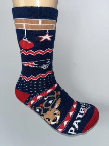 NEW ENGLAND PATRIOTS NFL FOOTBALL LOGO MENS HOLIDAY REINDEER SOCKS MEDIUM Cover