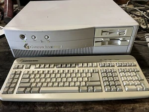 Vintage Gateway2000 386/25 Desktop Computer mit Tastatur - Bild 1 von 3