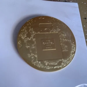 Chanel Anstecknadel No 5 original VIP - Bild 1 von 2