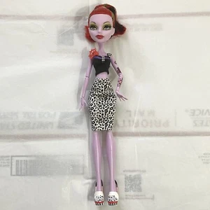 Monster High 2011 Operetta with Fashion Pack - Picture 1 of 7