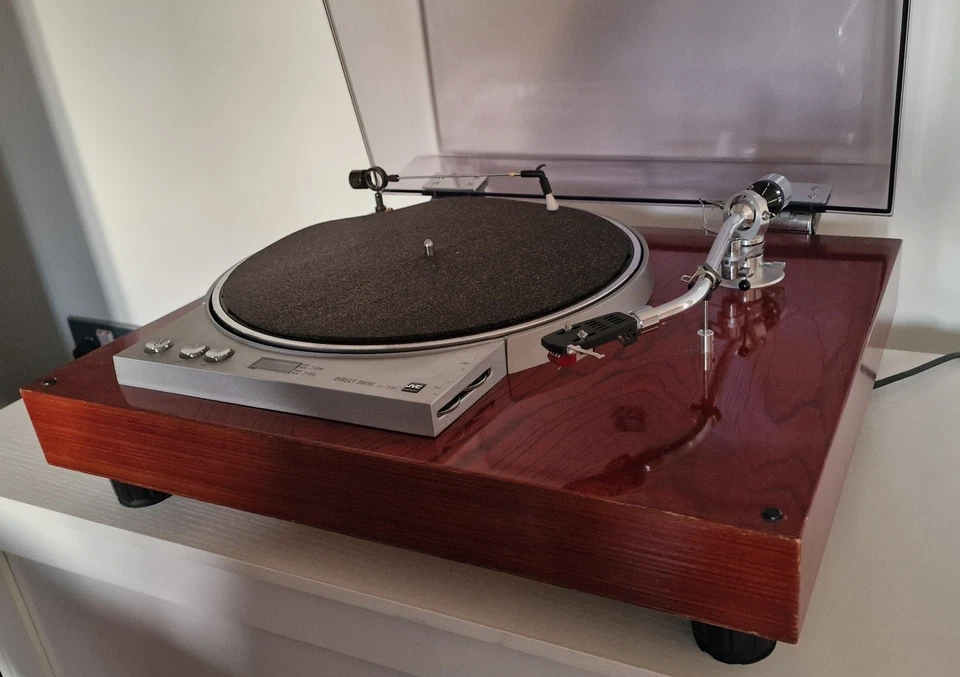 JVC JL-B44 Direct Drive Turntable - Good Condition. Sounds Great All Working  - Image 1 of 4