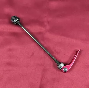 Unbranded REAR Quick Release Skewer 150mm Anodized Red Q31 - Picture 1 of 5