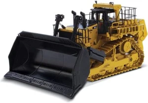 Diecast Masters 85567 CAT Caterpillar D11T CD Carrydozer with Operator High - Picture 1 of 2