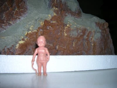 FIGURA MUÑECA VINILO/PLÁSTICO VINTAGE 1950 THOMAS TOY BABY ESCOTSMAN KILT KID SERIES Foto 1 de 4