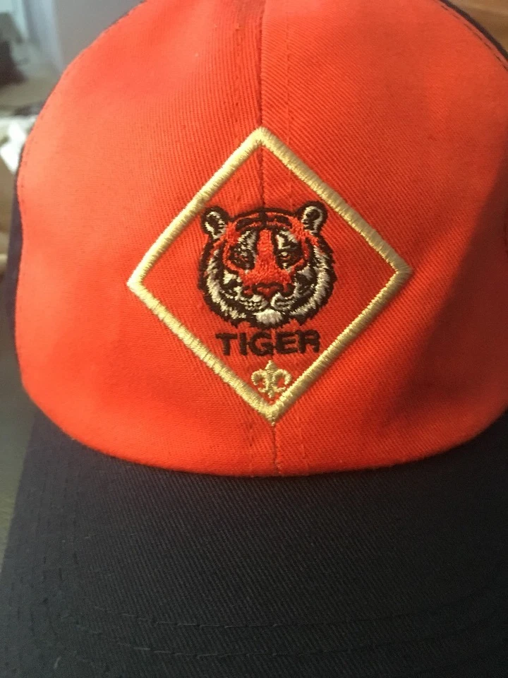 VENTA Cub Scout Tiger Rank Scout BSA Uniforme Sombrero Correa Ajustable Pequeño/Mediano. Foto 1 de 1