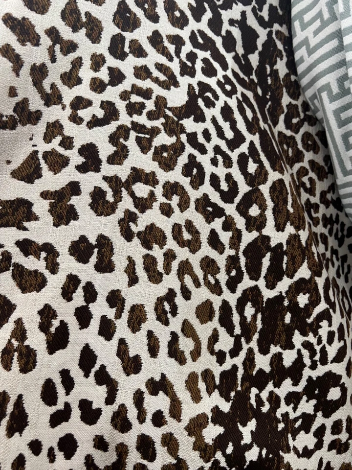 Tela chenilla estampado animal Foto 1 de 2