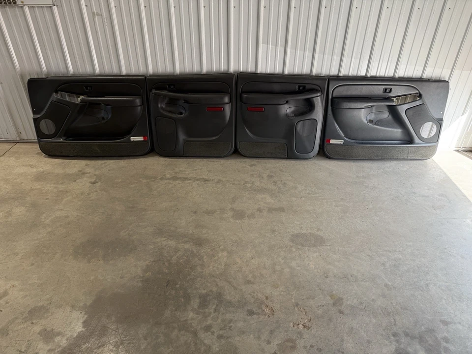 03-06 Silverado Sierra Juego de paneles de puerta eléctrica izquierda derecha delantera y trasera de cuero Foto 1 de 4