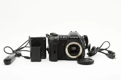 Cuerpo de cámara digital Olympus E-1 SLR solo con batería, batería, interruptor remoto RM-CB1 Foto 1 de 4