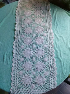 Tischläufer im Boho Style gehäkelt  Handarbeit  TOP Zustand - Bild 1 von 4
