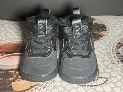 baby girl nike shoes 3c - Image 1 of 4