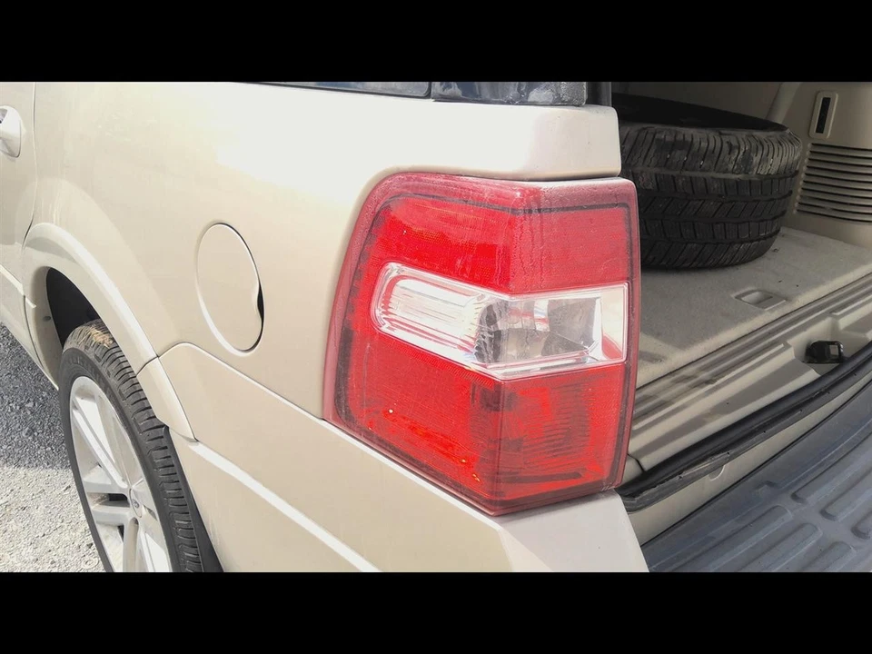 Левый задний фонарь для водителя 2007-2009 2010-2013 2014-2017 Ford Expedition  - Изображение 1 из 4