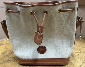 VINTAGE DOONEY & BOURKE SCHULTERTASCHE ELFENBEIN HELLBRAUN LEDER KORDELZUG SIEHE FOTOS - Bild 1 von 17