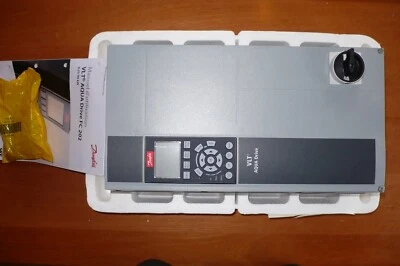 VARIATEUR TRIPHASE 380V 5,5kW FREQUENCE VITESSE DANFOSS FC-102P5K5T4E55H2XGC1 - Bild 1 von 4