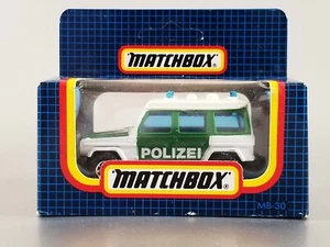 Matchbox Mercedes-Benz G Wagon Police / 1988 / MB30 sin perforar ventana de rejilla azul - Imagen 1 de 9